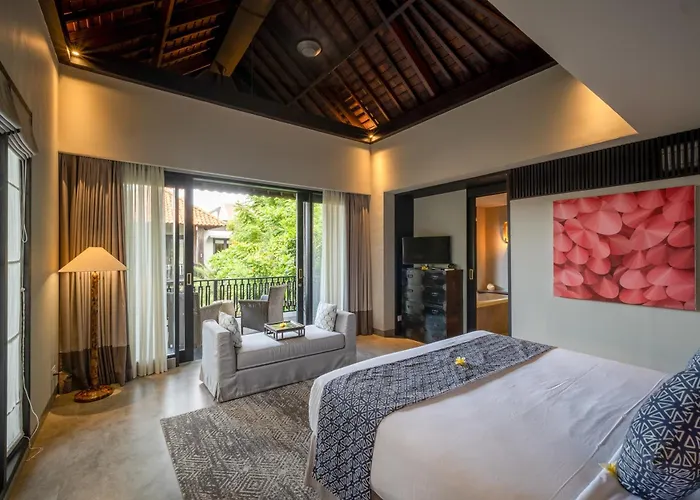De Suma - Fully Staffed Luxury In Prime Seminyak, Walk To Villa