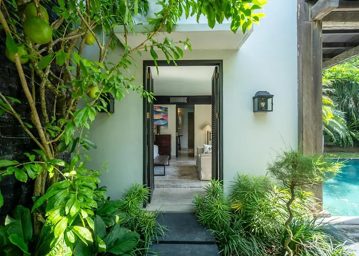 Villa De Suma - Fully Staffed Luxury In Prime Seminyak, Walk To