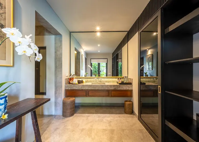 Villa De Suma - Fully Staffed Luxury In Prime Seminyak, Walk To