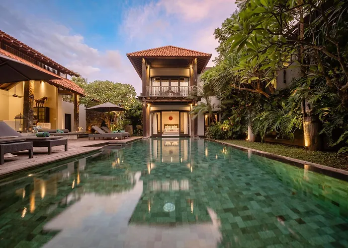 De Suma - Fully Staffed Luxury In Prime Seminyak, Walk To Villa